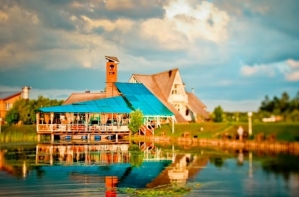  Lake House